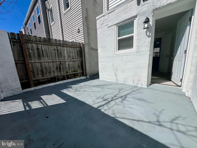 2312 Greenwich St Property Photo 9
