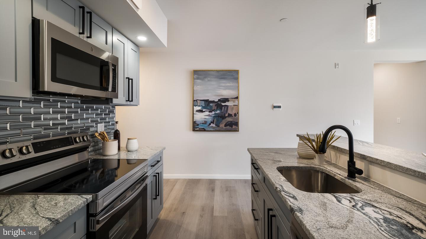 1825 Callowhill St #501 Property Photo 6