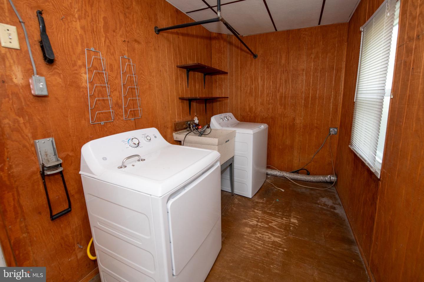 8038 Walker St Property Photo 17