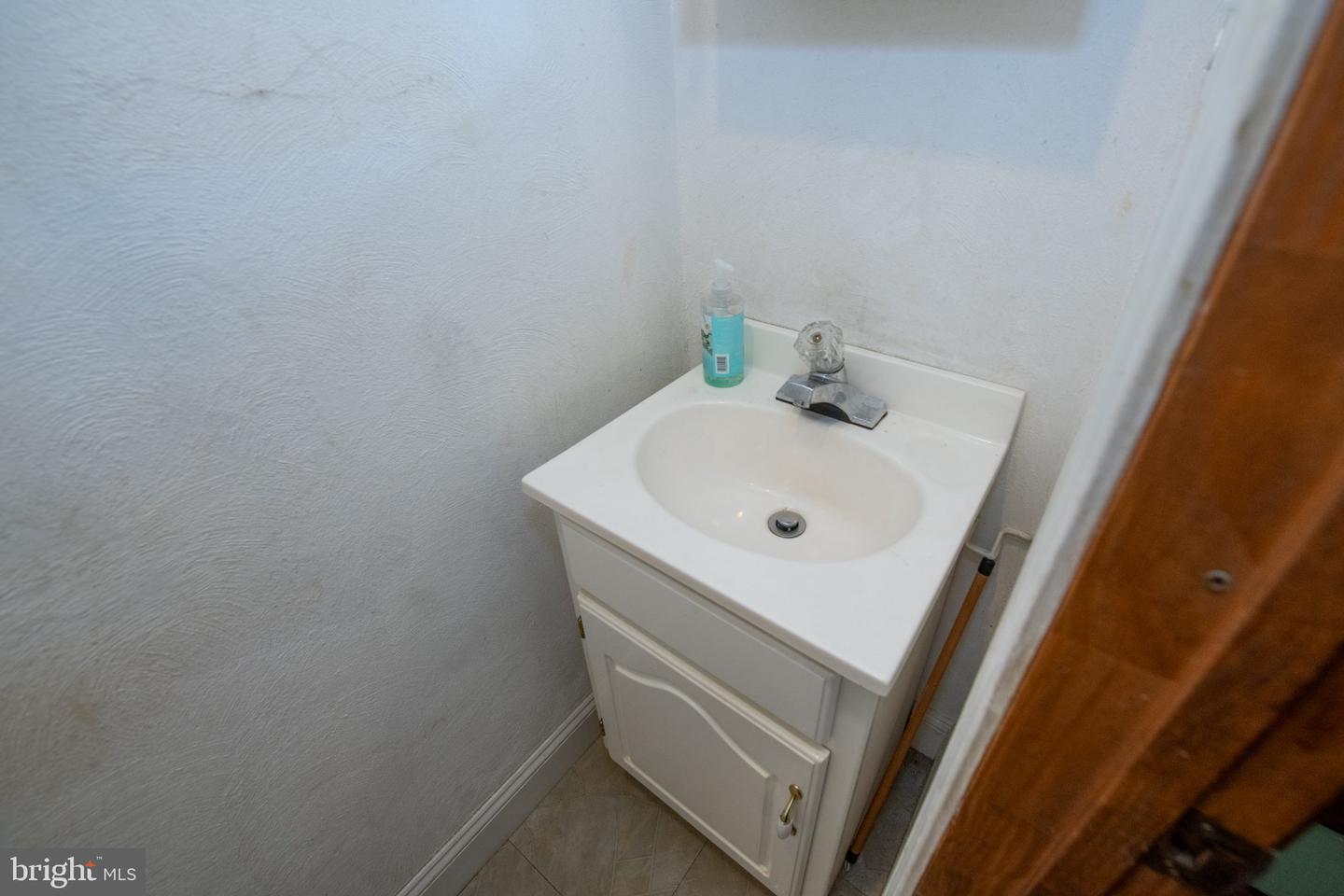 8038 Walker St Property Photo 19