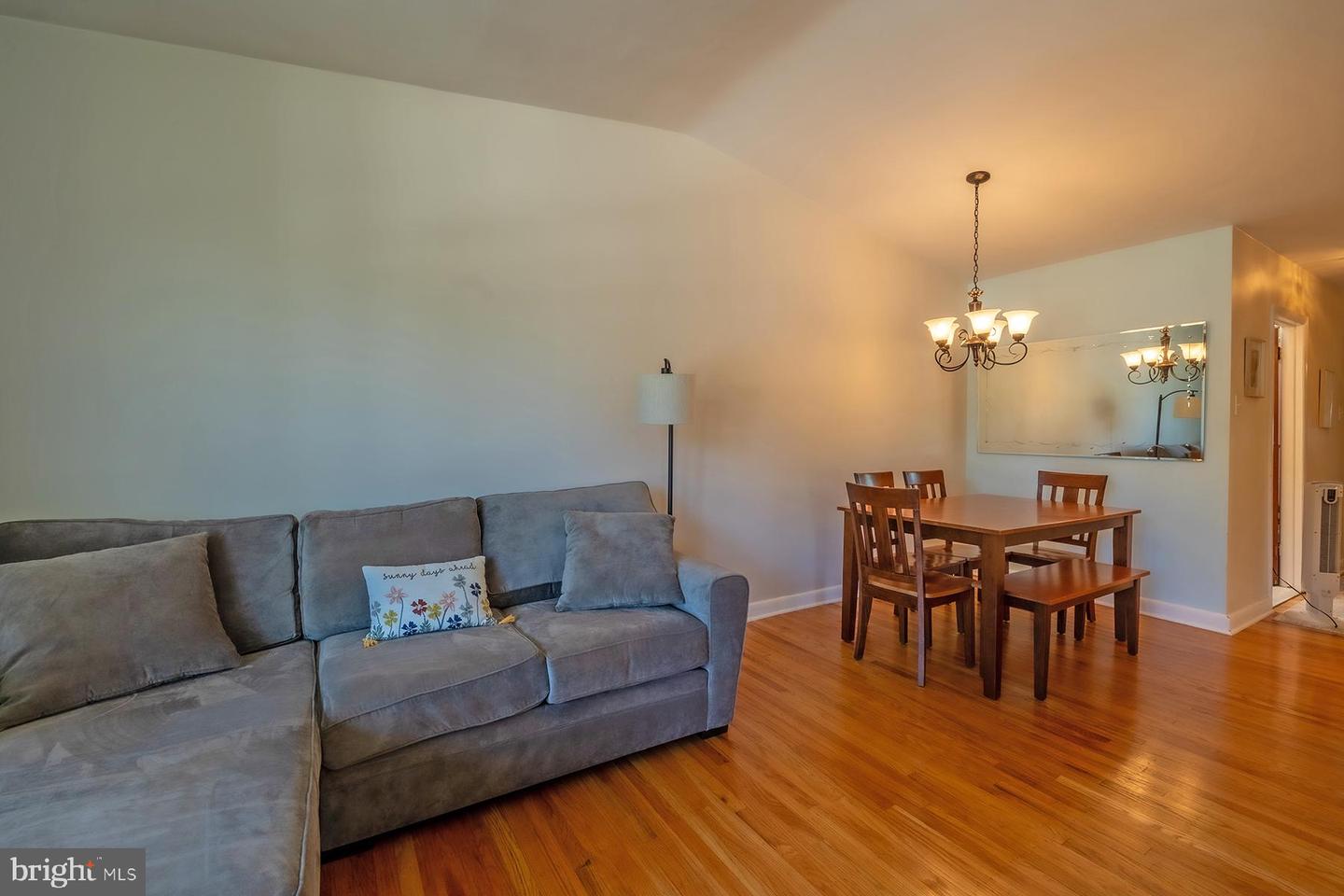 7657 Fillmore St Property Photo 10