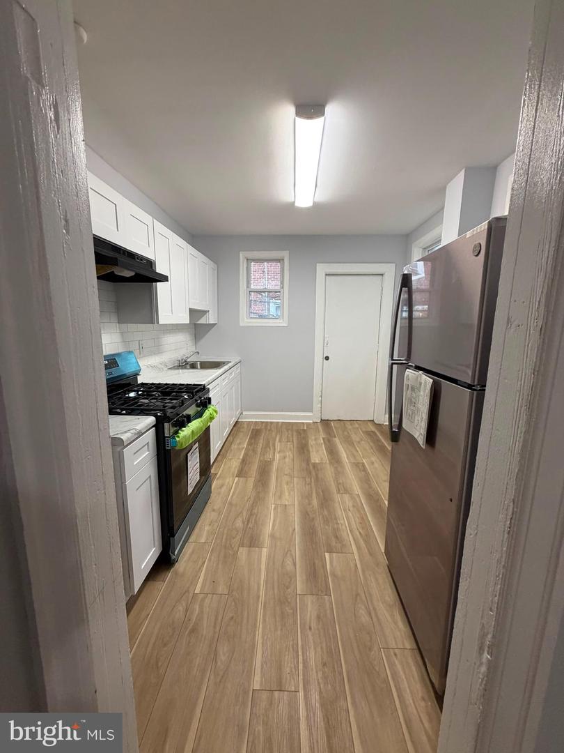 5323 Lesher St Property Photo 10