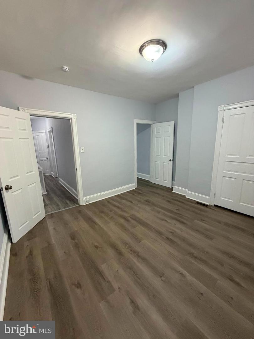 5323 Lesher St Property Photo 15