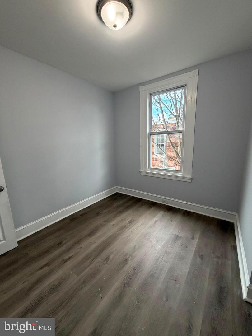 5323 Lesher St Property Photo 18