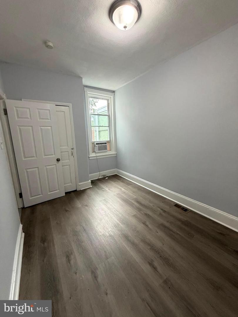 5323 Lesher St Property Photo 21