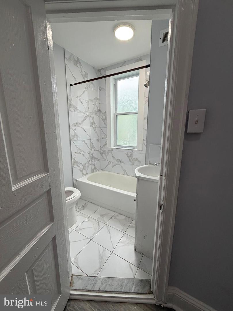 5323 Lesher St Property Photo 23