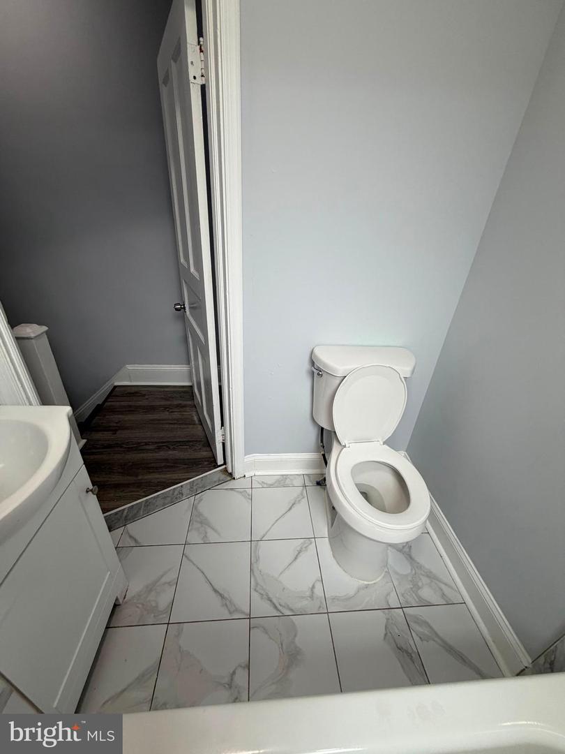 5323 Lesher St Property Photo 25