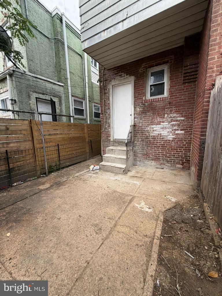 5323 Lesher St Property Photo 35