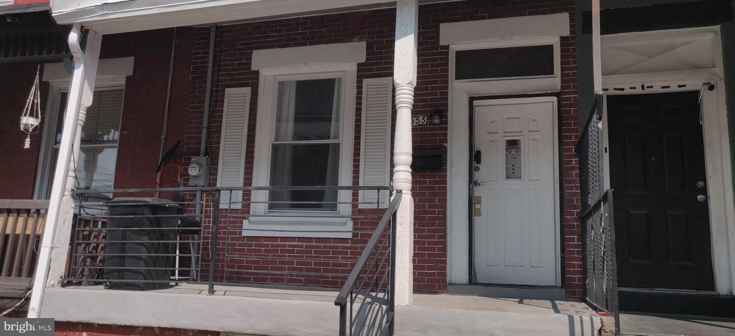 1955 Rowan St Property Photo 2