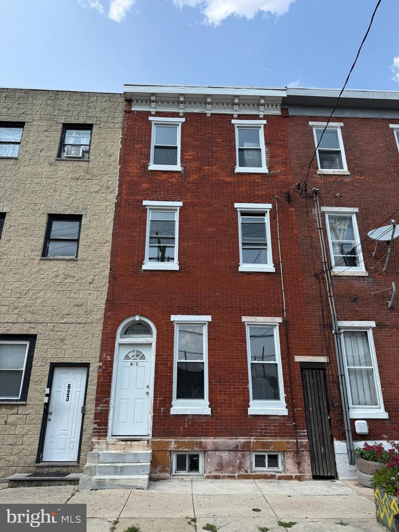 621 Dickinson St Property Photo 1