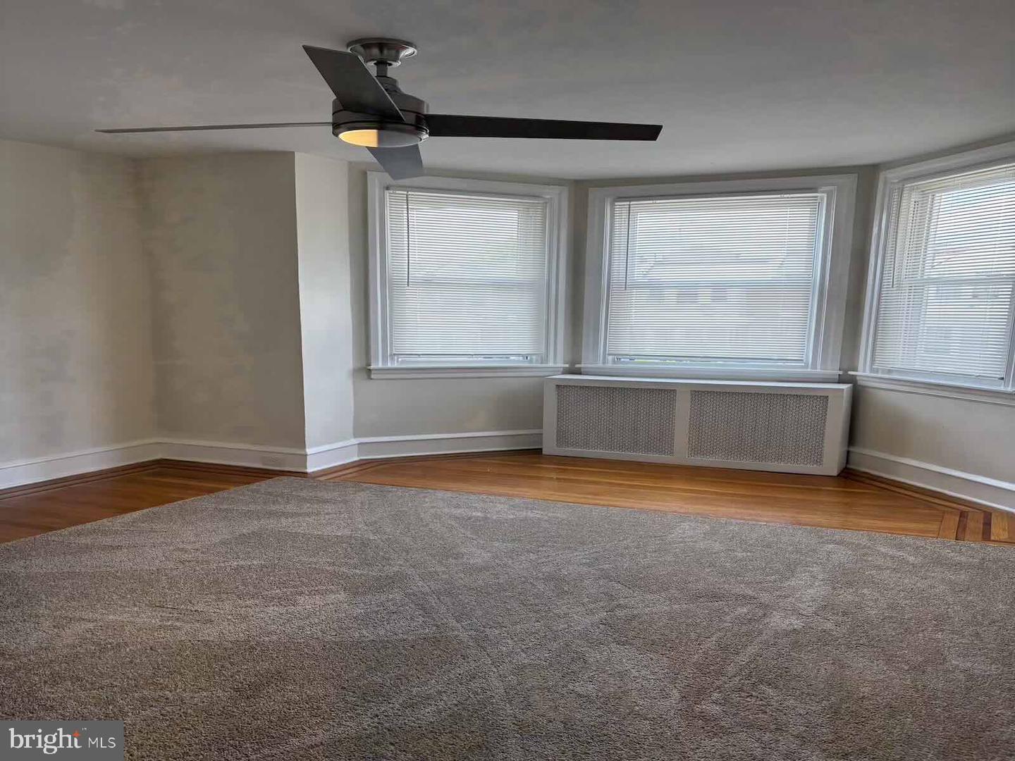 5450 Diamond St #2nd Floor Property Photo 3