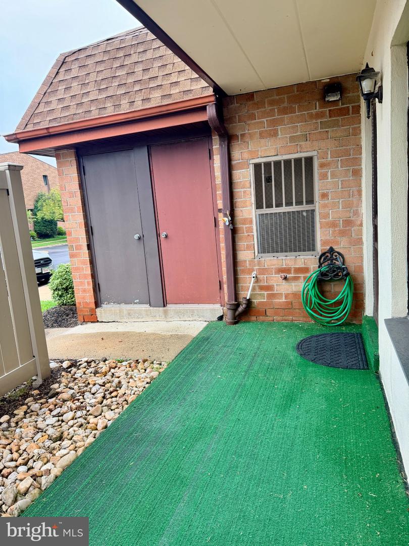 67002-00 Delaire Landing Rd #2 Property Photo 8