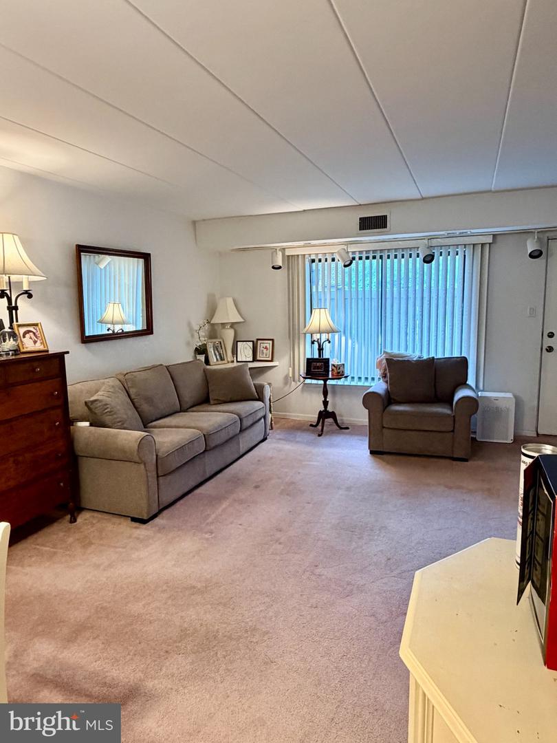 67002-00 Delaire Landing Rd #2 Property Photo 12