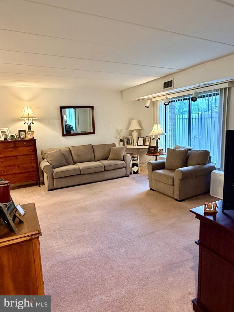 67002-00 Delaire Landing Rd #2 Property Photo 13