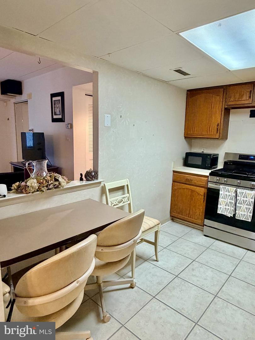 67002-00 Delaire Landing Rd #2 Property Photo 16