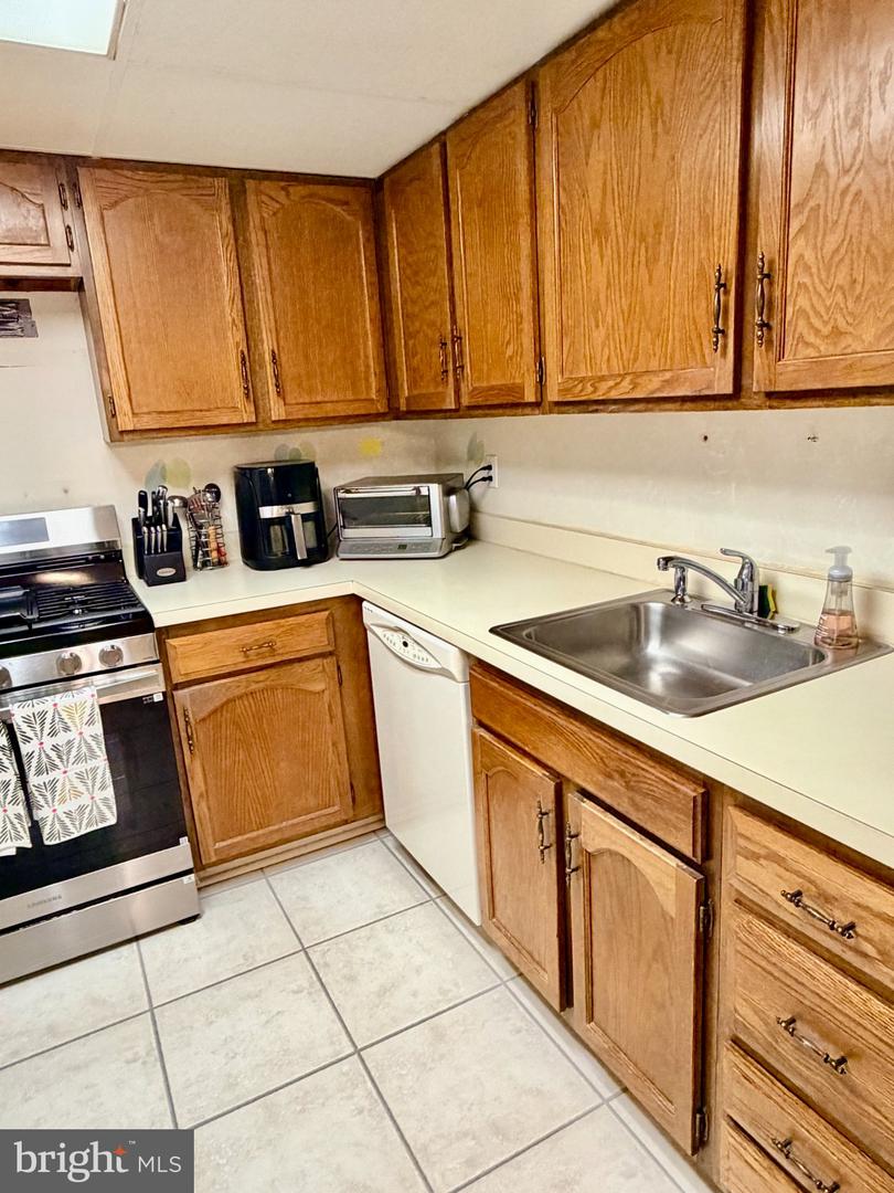 67002-00 Delaire Landing Rd #2 Property Photo 17