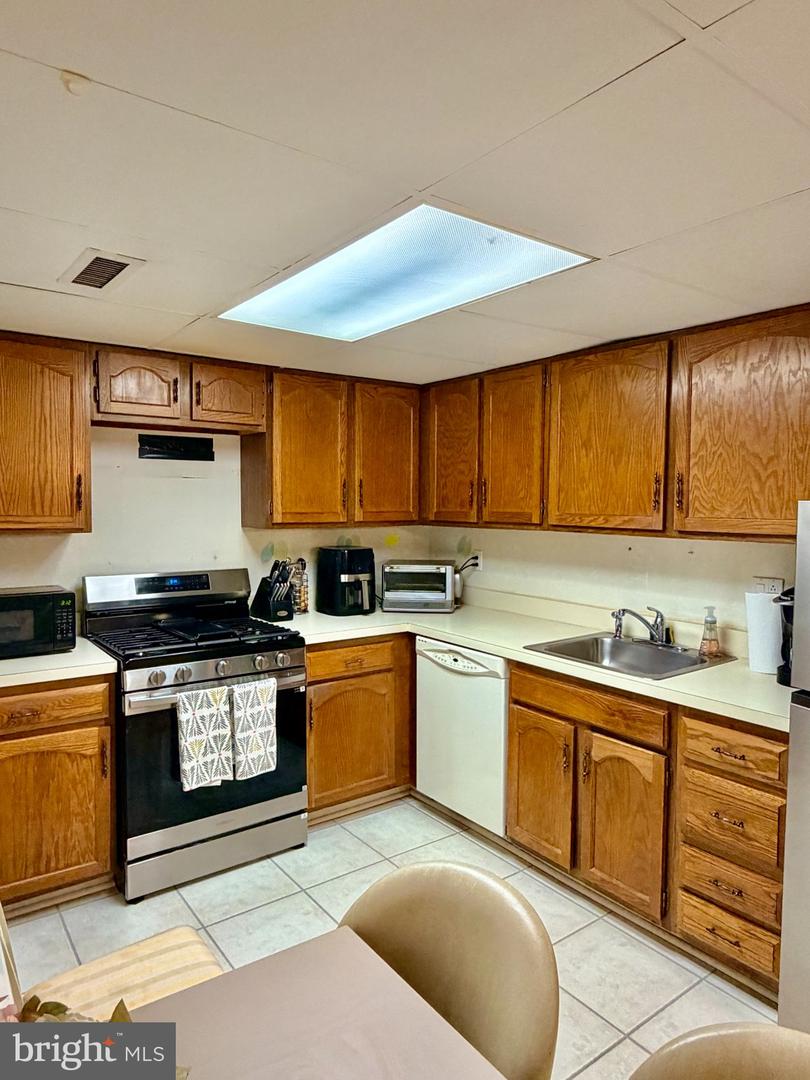 67002-00 Delaire Landing Rd #2 Property Photo 18