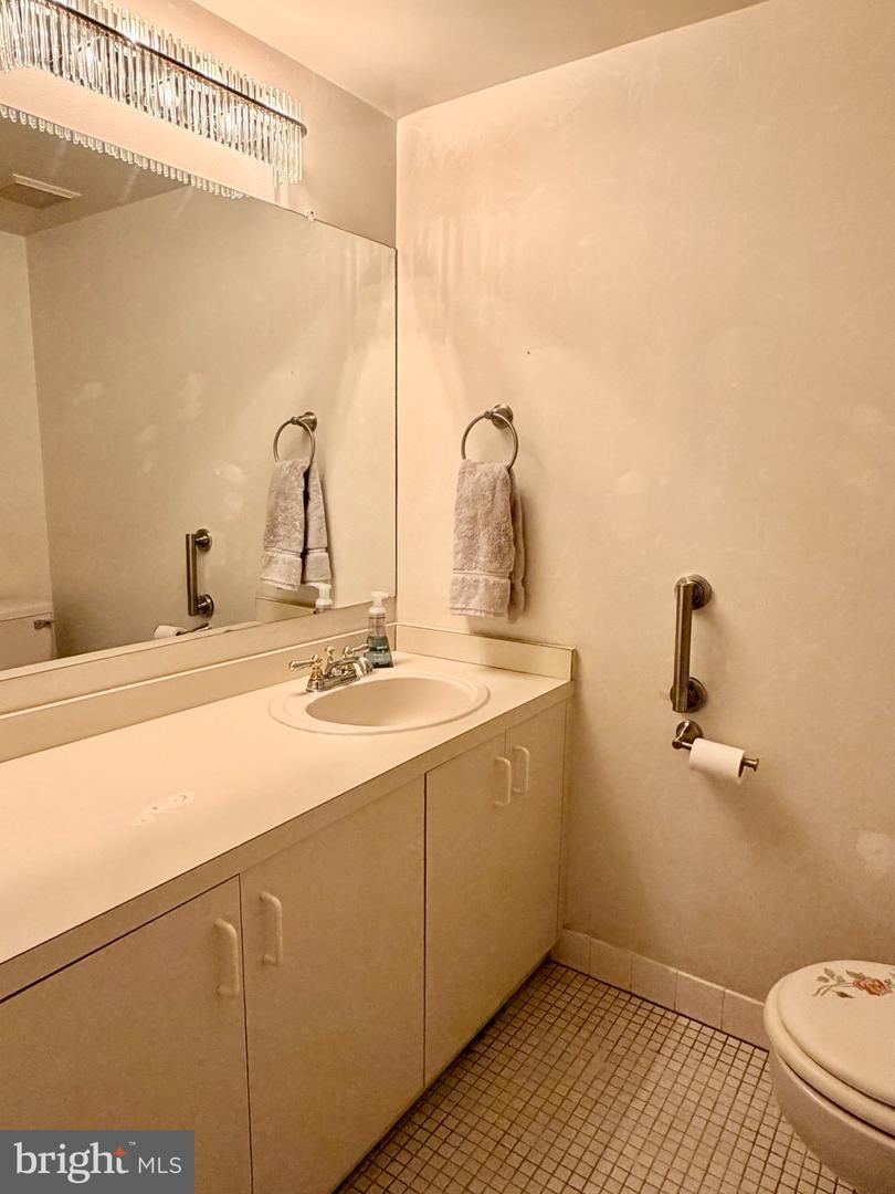 67002-00 Delaire Landing Rd #2 Property Photo 24