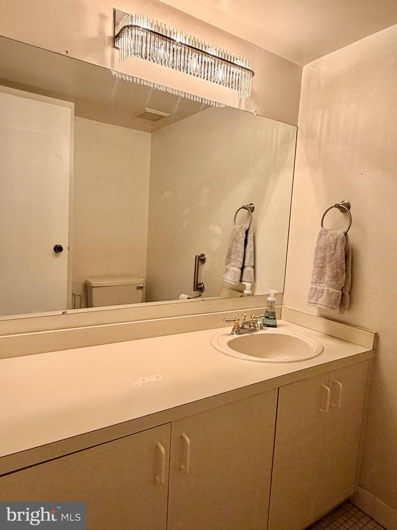 67002-00 Delaire Landing Rd #2 Property Photo 25