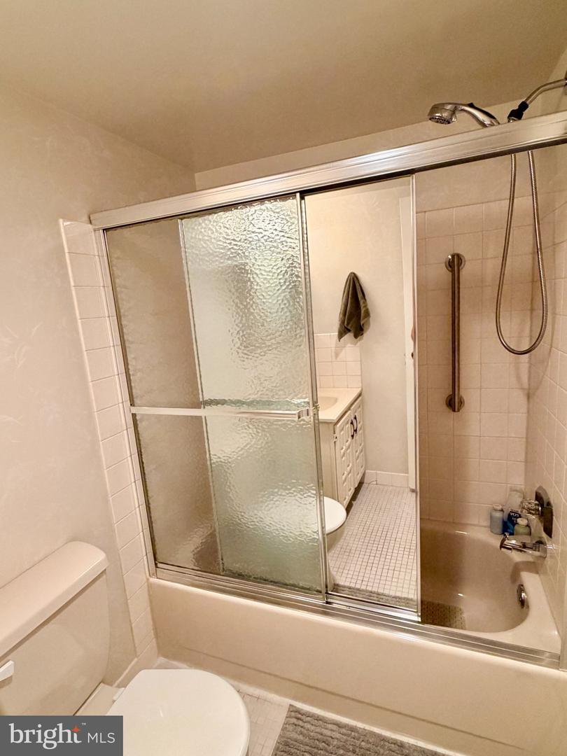 67002-00 Delaire Landing Rd #2 Property Photo 32
