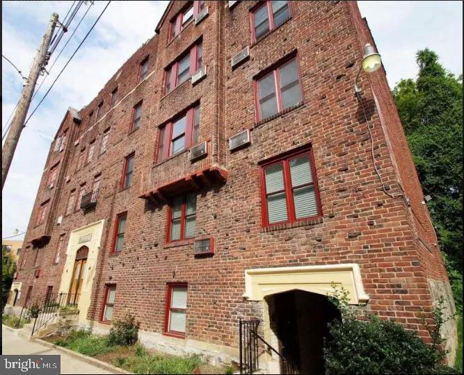 45-48 E CLIVEDEN ST #204 Property Photo 1
