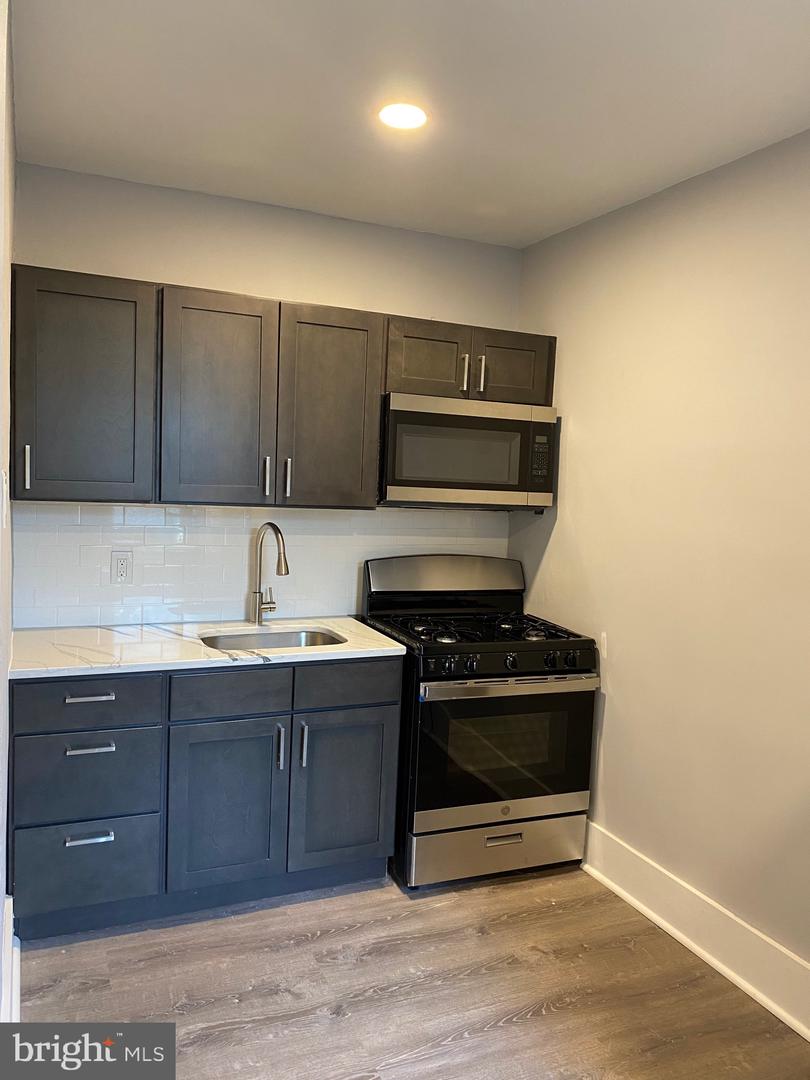 45-48 E Cliveden St #204 Property Photo 2