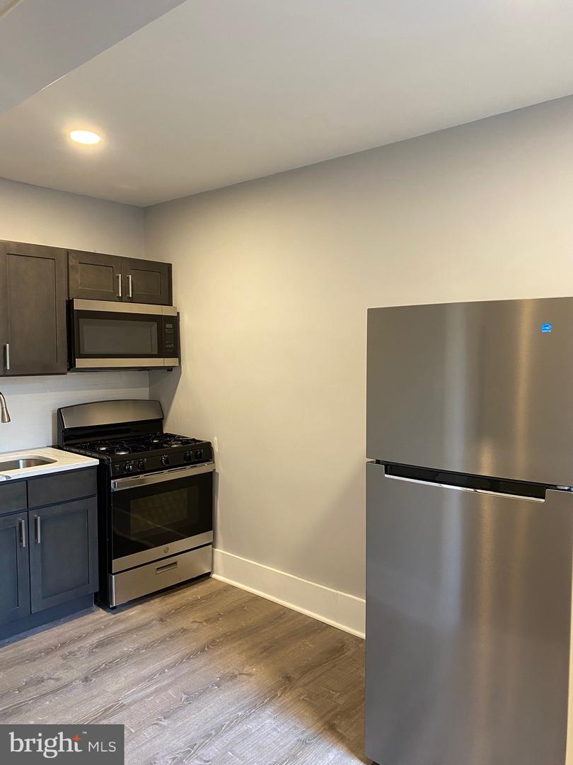 45-48 E Cliveden St #204 Property Photo 3