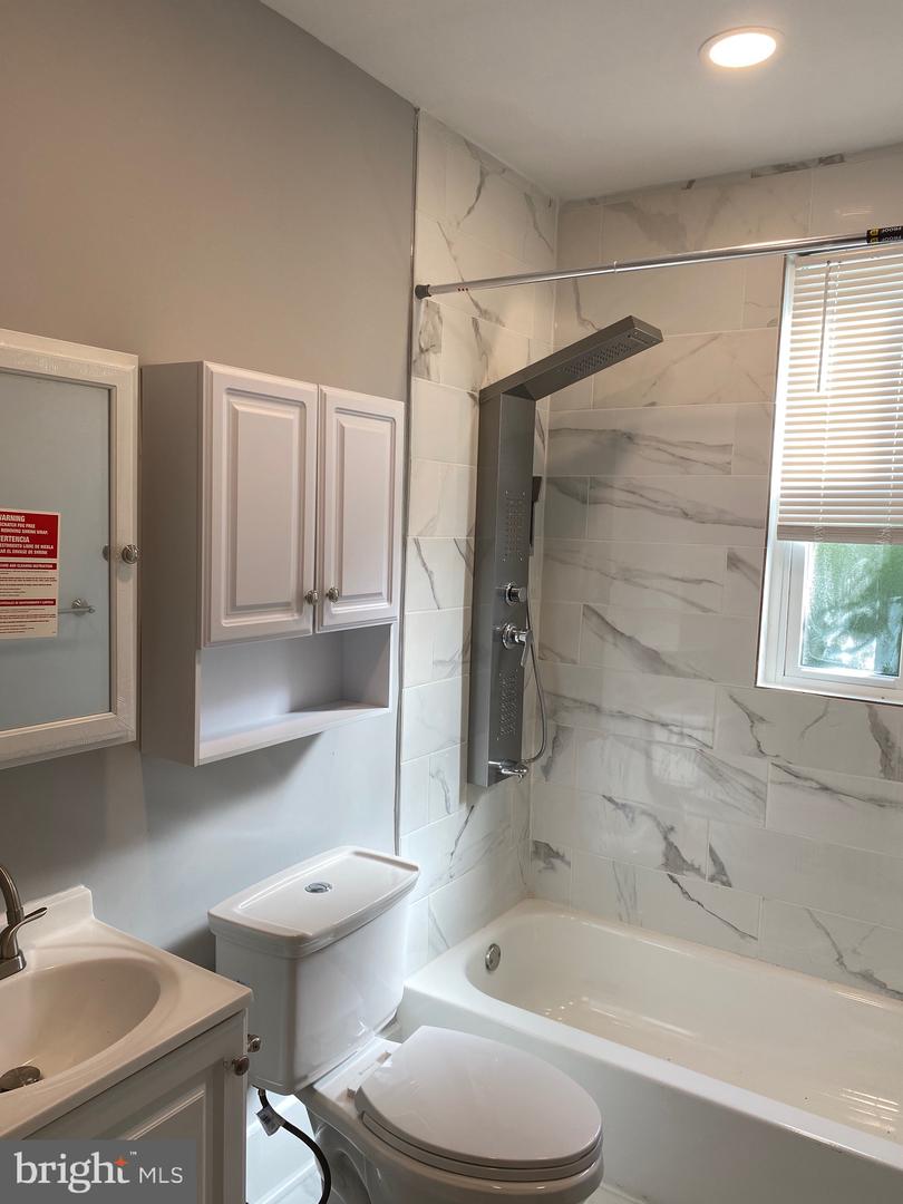 45-48 E Cliveden St #204 Property Photo 4