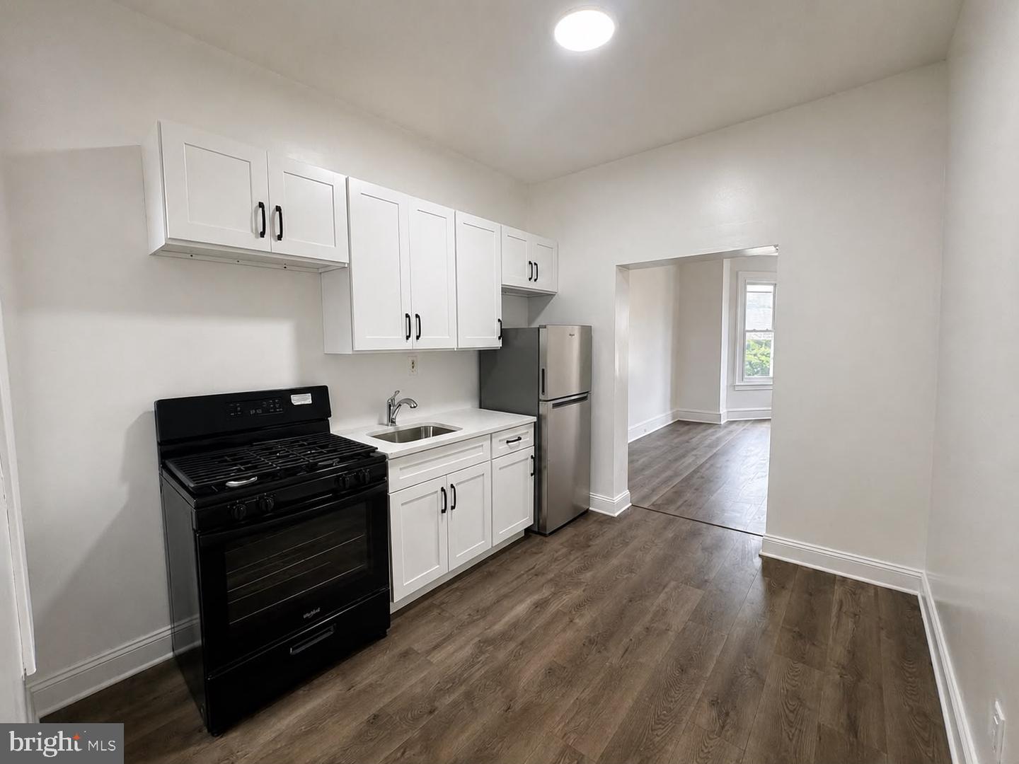 2022 W Ontario St #2 Property Photo 2