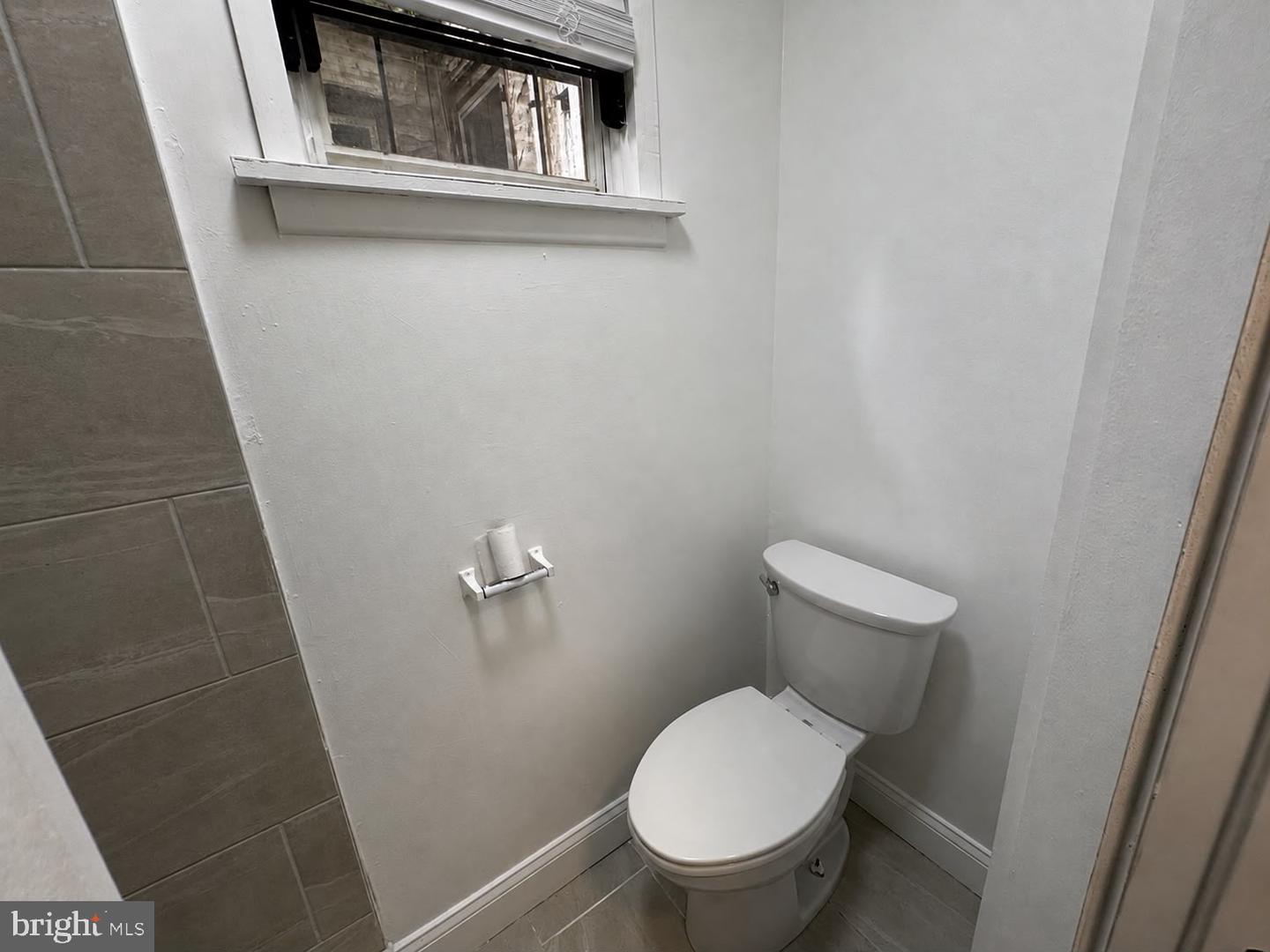 2022 W Ontario St #2 Property Photo 4