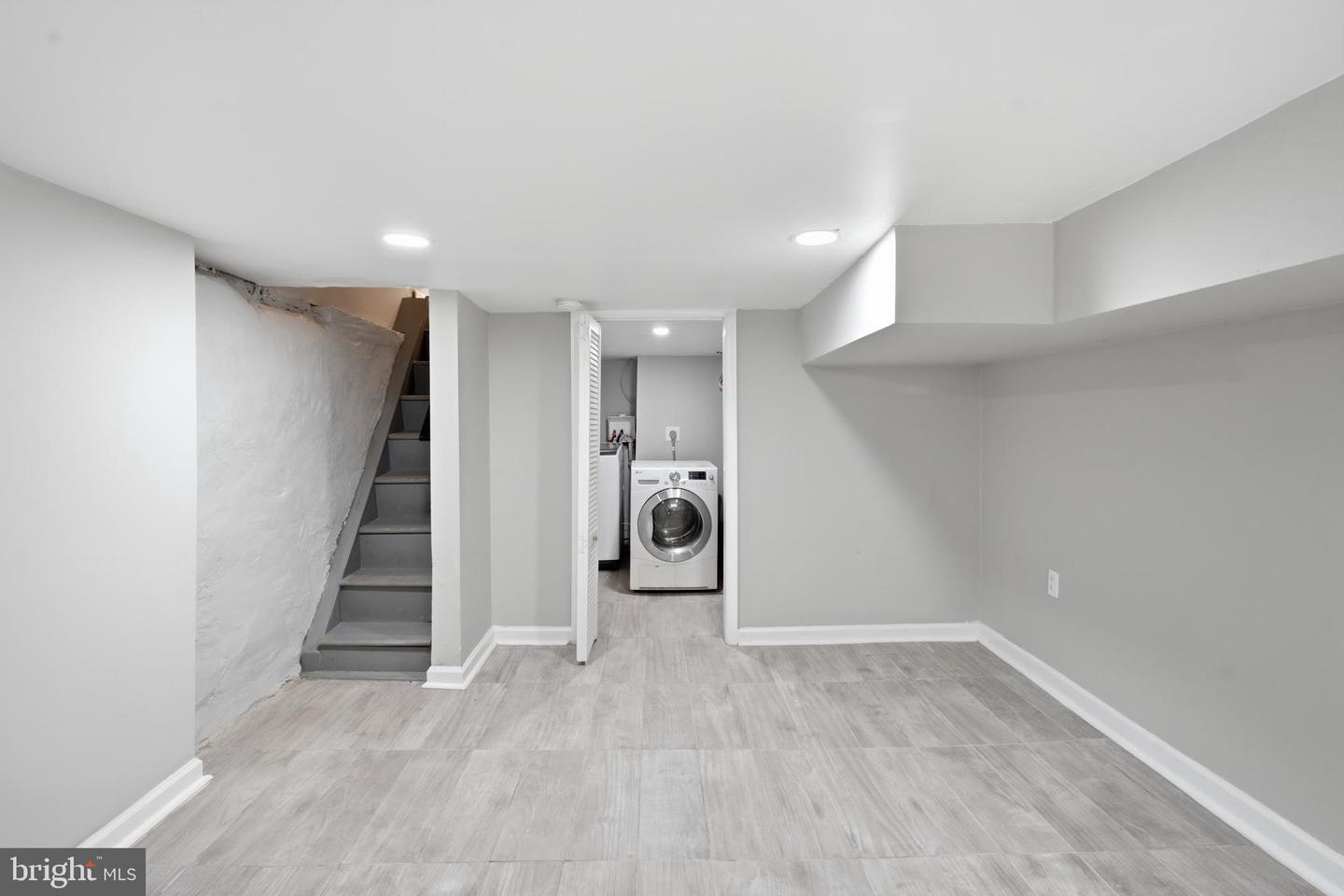 1743 N Stillman St Property Photo 11