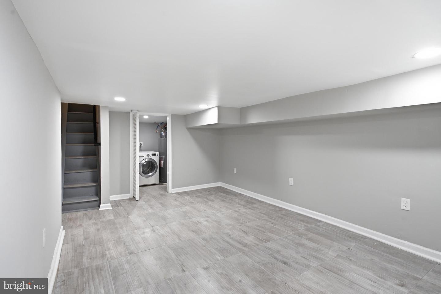 1743 N Stillman St Property Photo 12