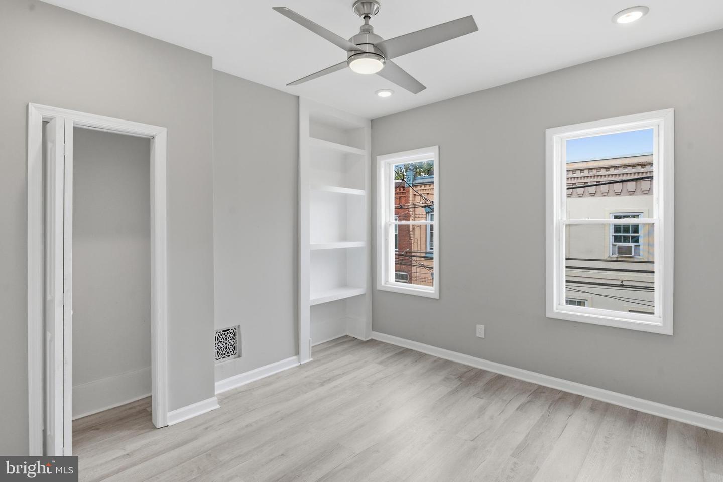 1743 N Stillman St Property Photo 18