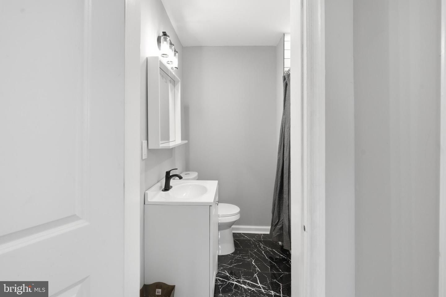 1743 N Stillman St Property Photo 20