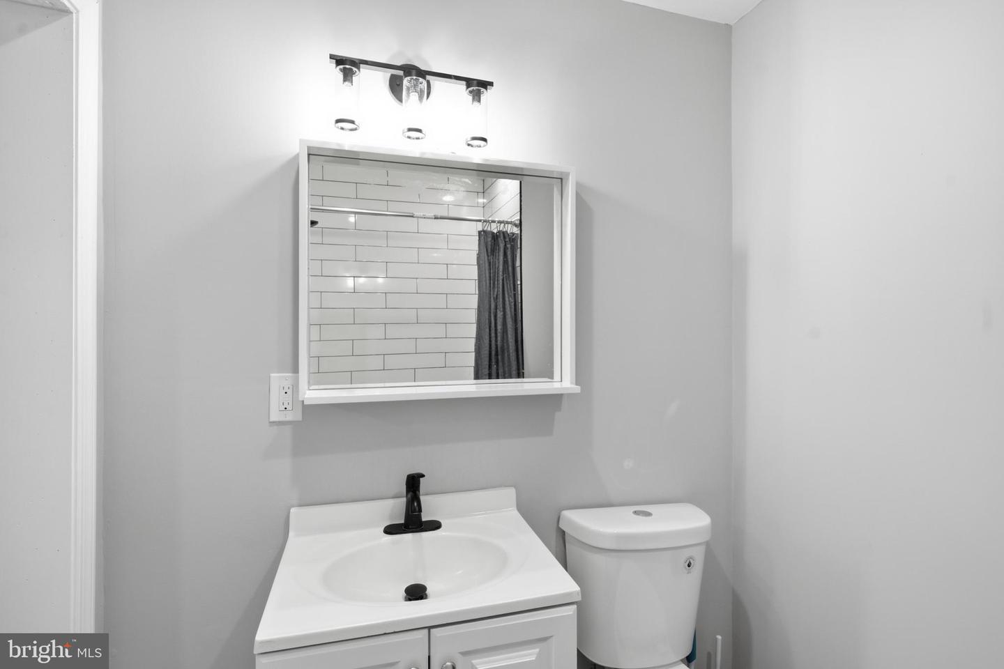 1743 N Stillman St Property Photo 24