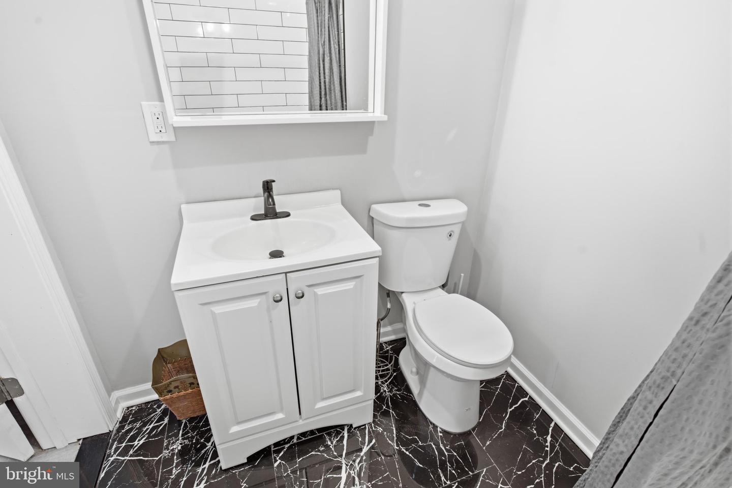 1743 N Stillman St Property Photo 25