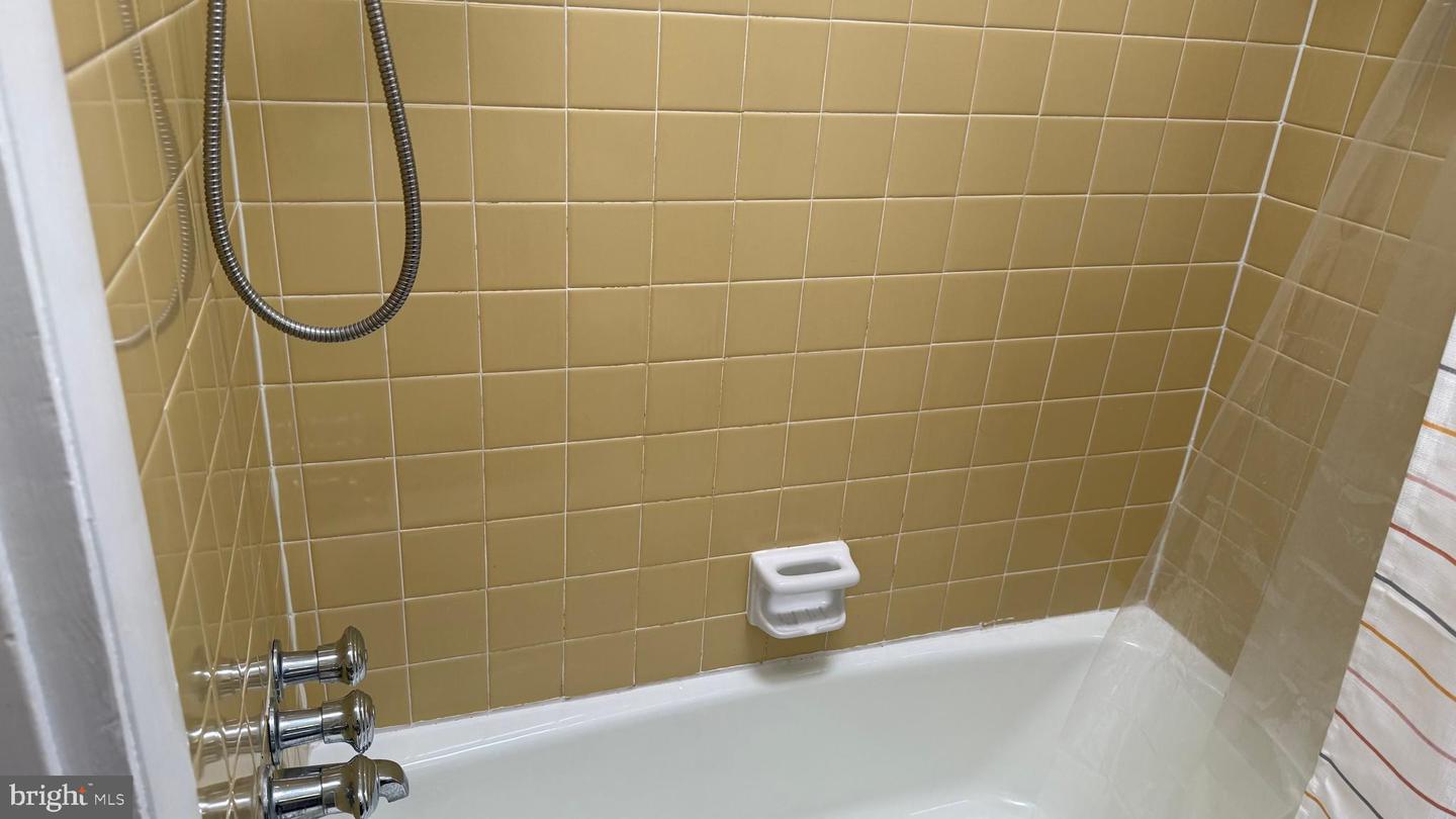 2711 S Alder St Property Photo 22