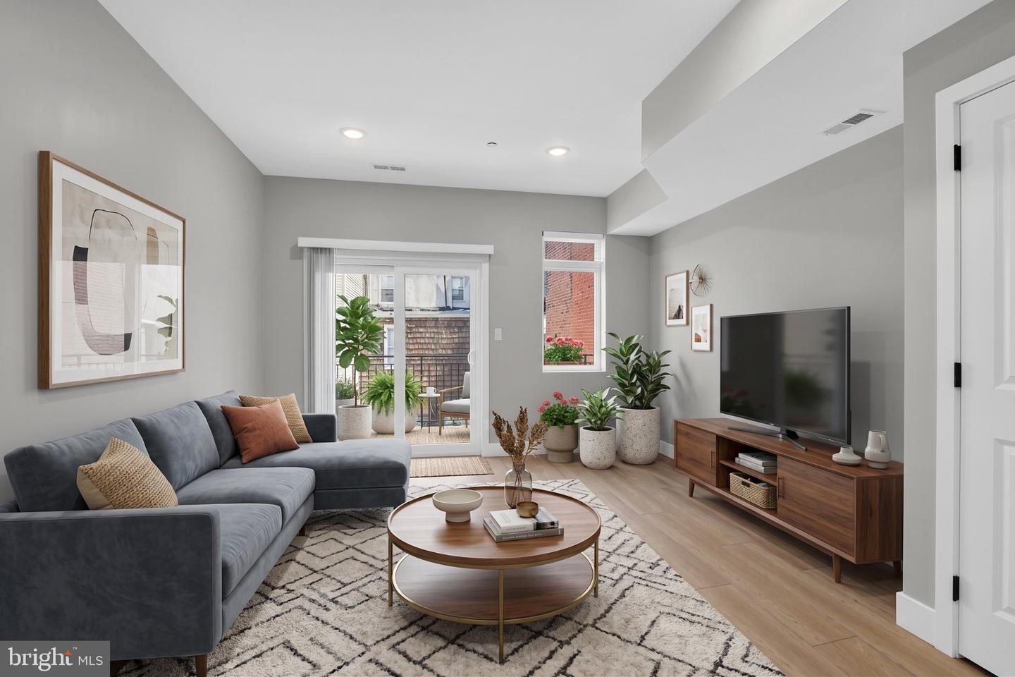 1843 E Hazzard St #2 Property Photo 1