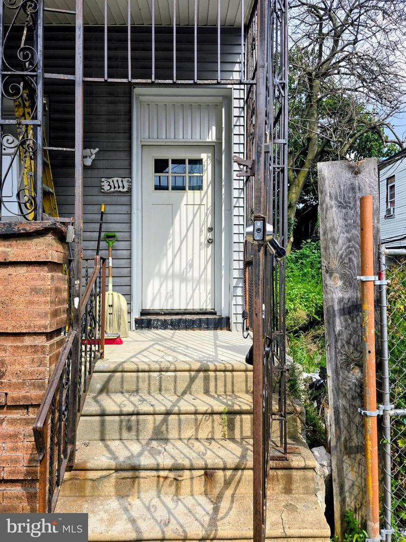 3111 N 7th St Property Photo 1