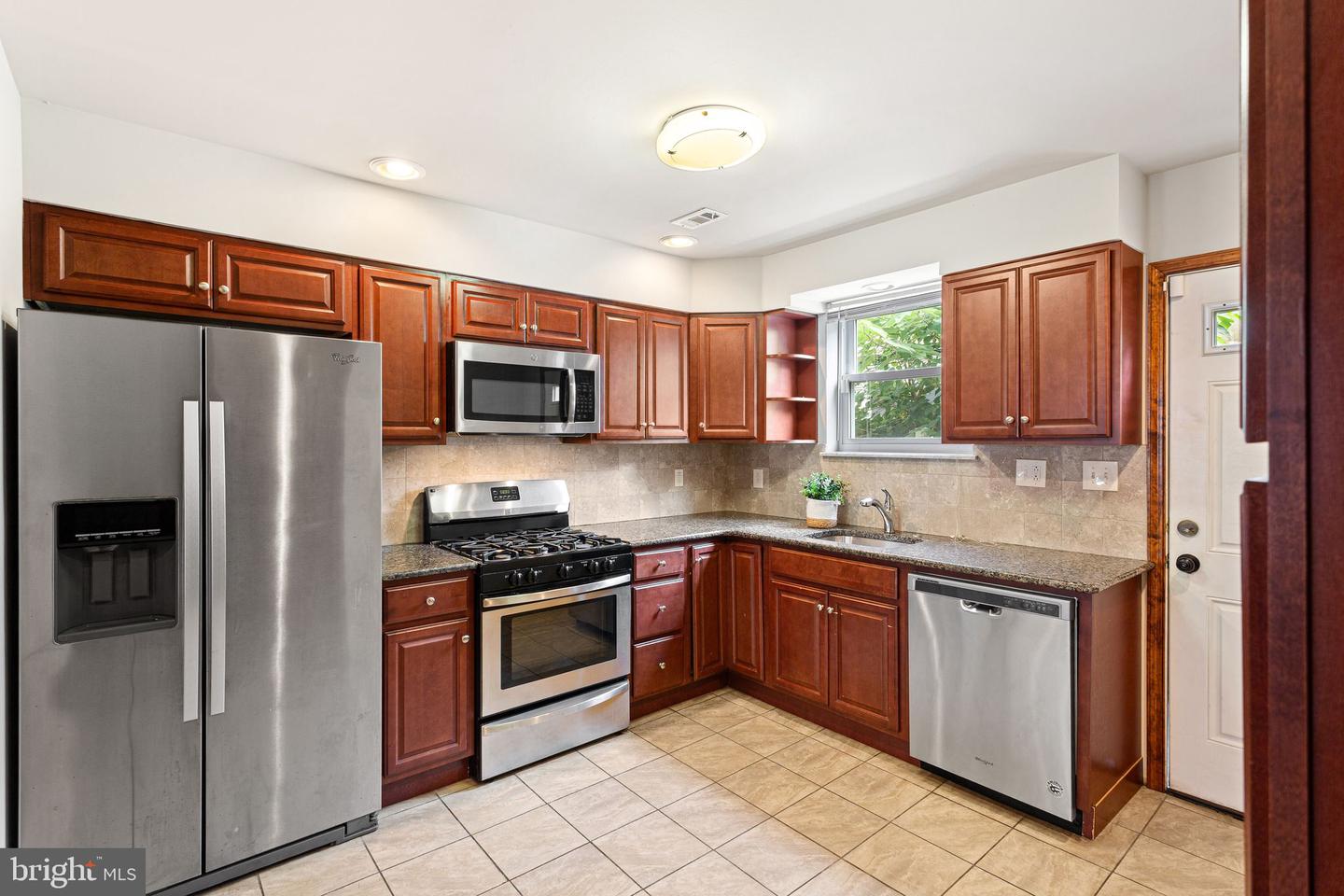 2131 Titan St Property Photo 8