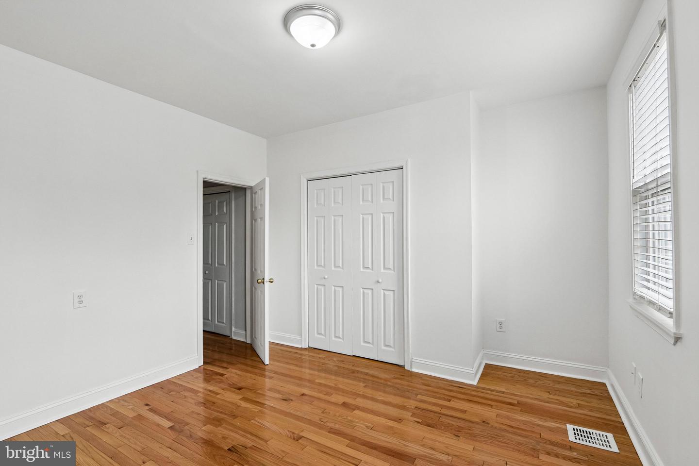 2427 E Indiana Ave Property Photo 13