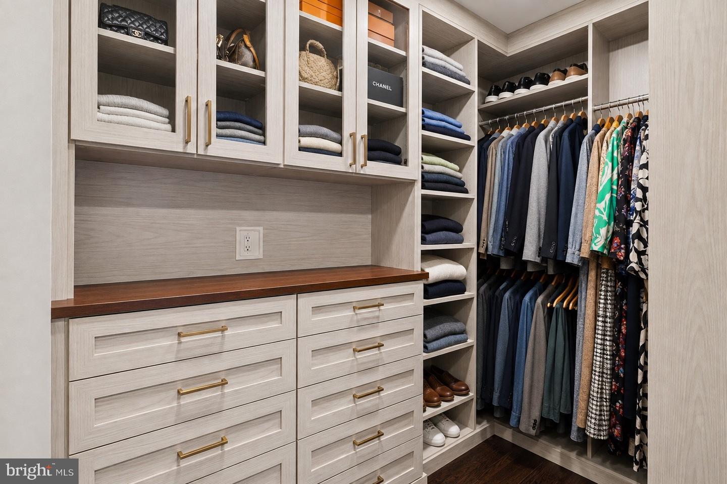 1414 S Penn Sq #15dc Property Photo 28