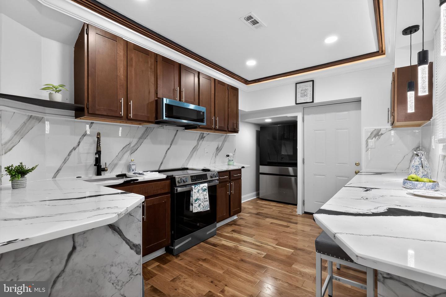 1853 W Juniata St Property Photo 9