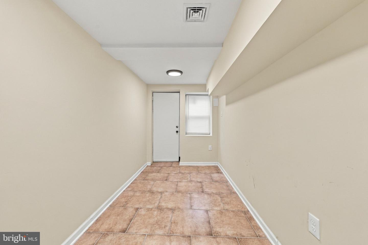 420 S 49th St Property Photo 28