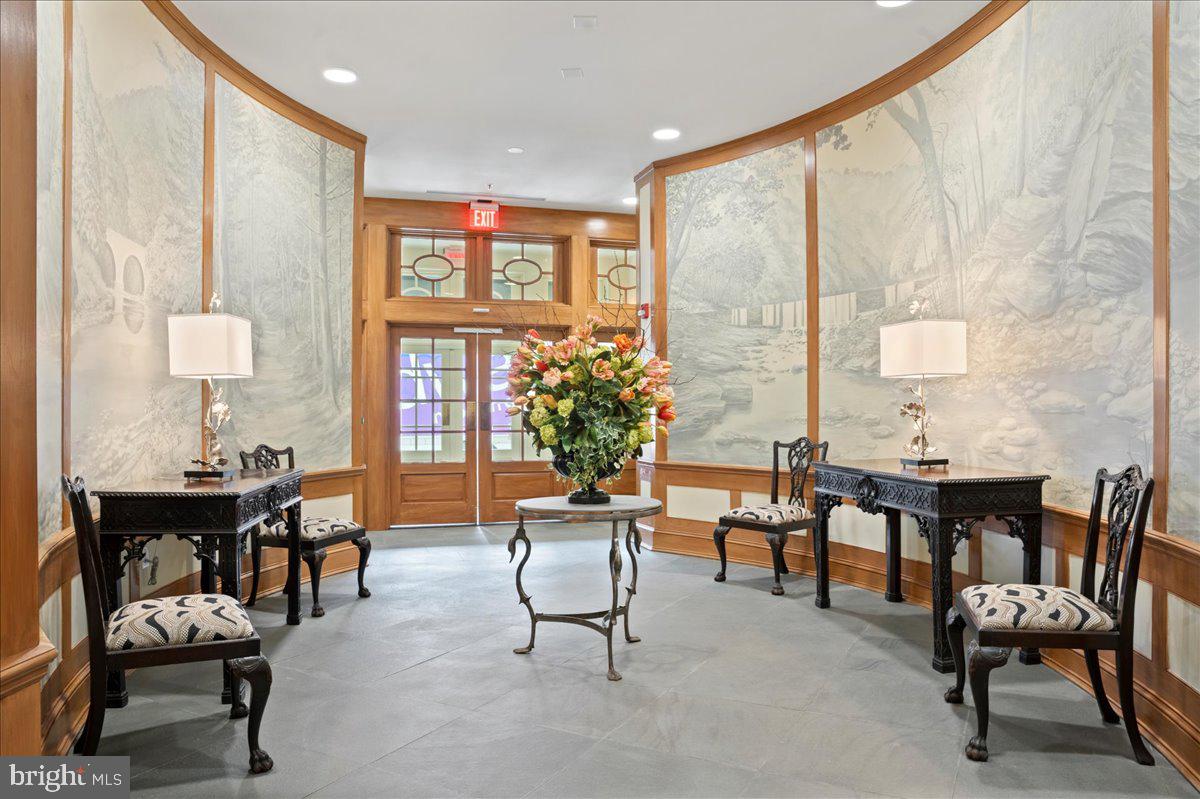 1 W Hartwell Ln #ph1 Property Photo 23