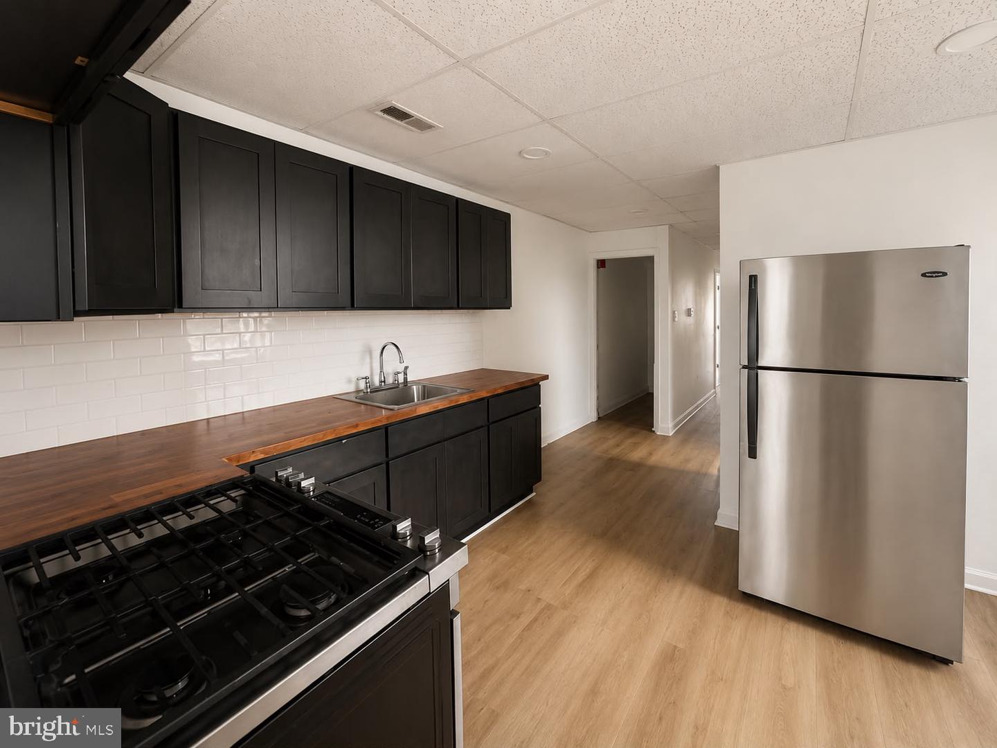 2115 W ONTARIO ST #3 Property Photo 1