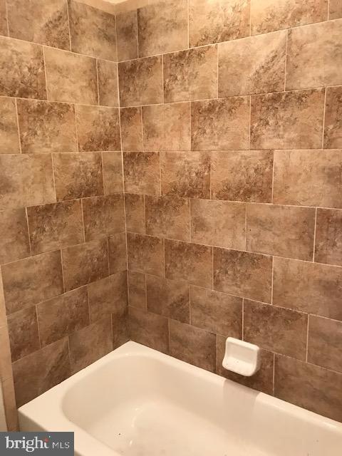 2908 Ridge Ave #3rd Floor Property Photo 4