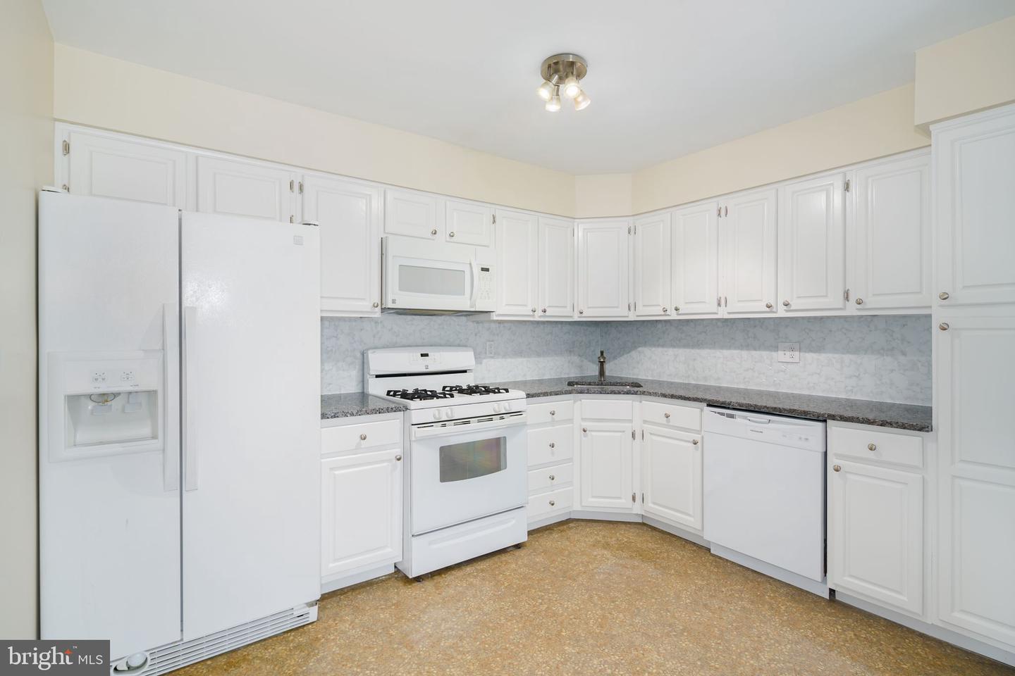 9505 Northeast Ave #b Property Photo 12
