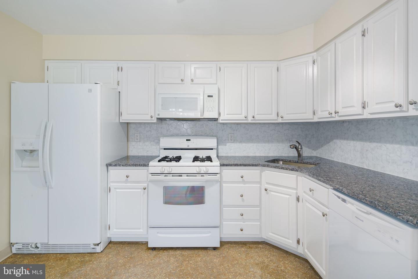 9505 Northeast Ave #b Property Photo 14