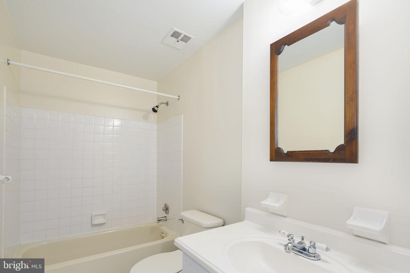 9505 Northeast Ave #b Property Photo 17